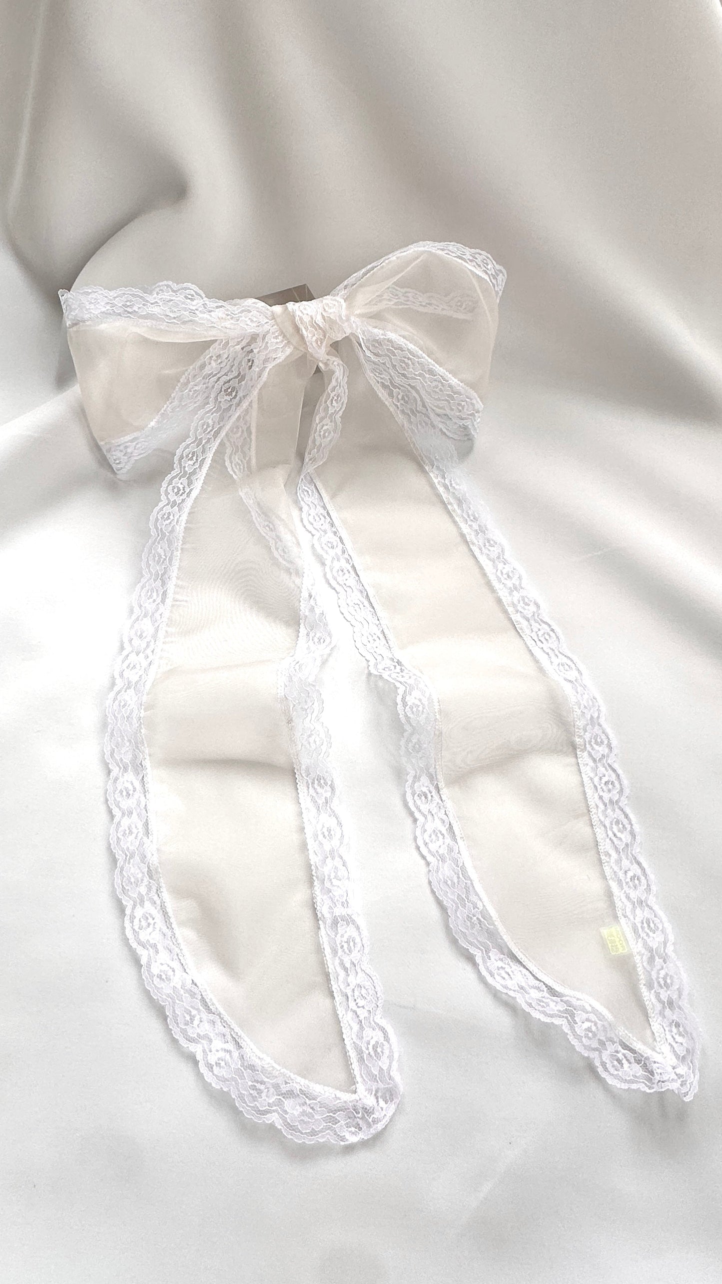 Lacy Giant Ribbon