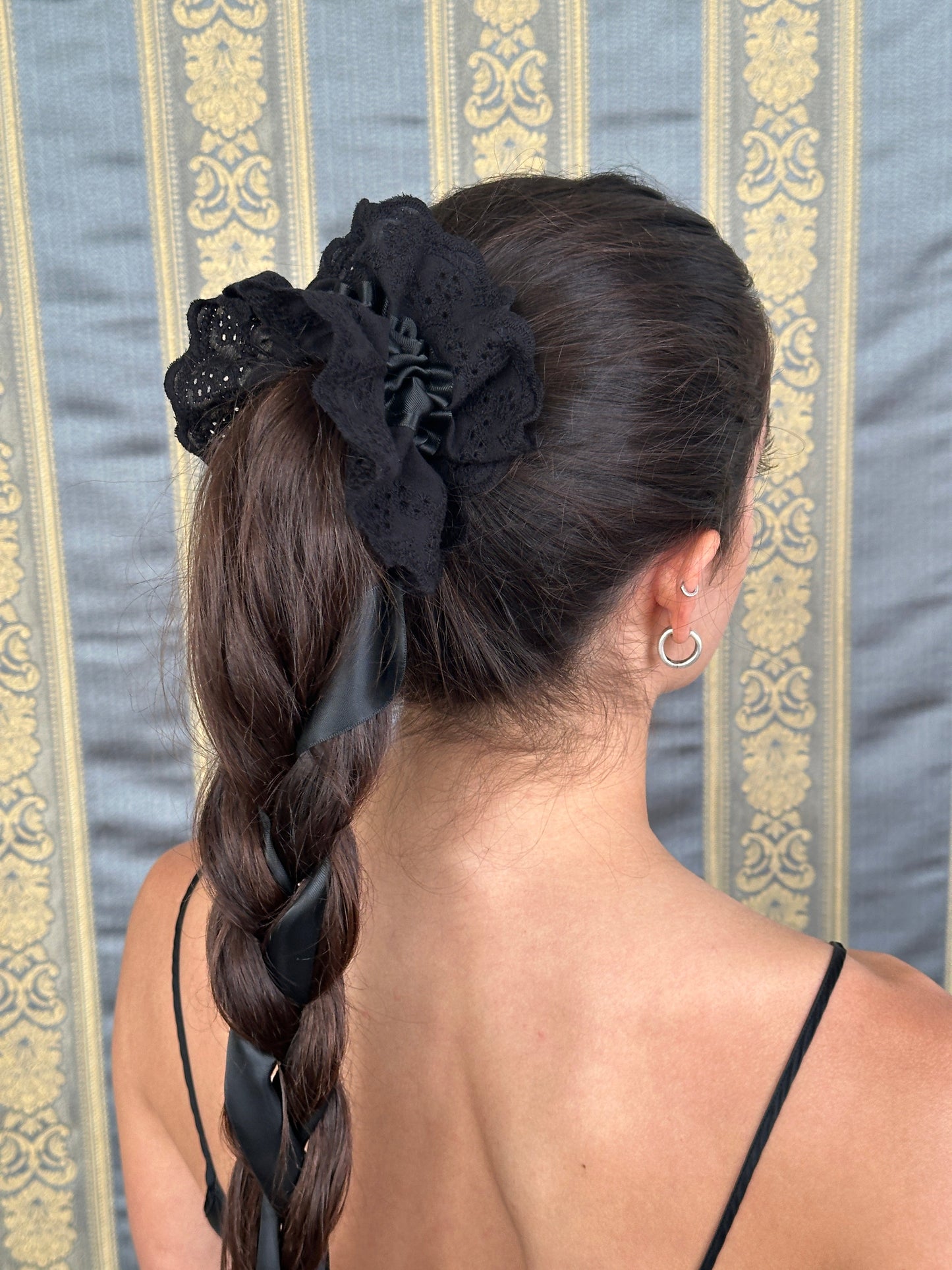Eyelet Peplum Scrunchie