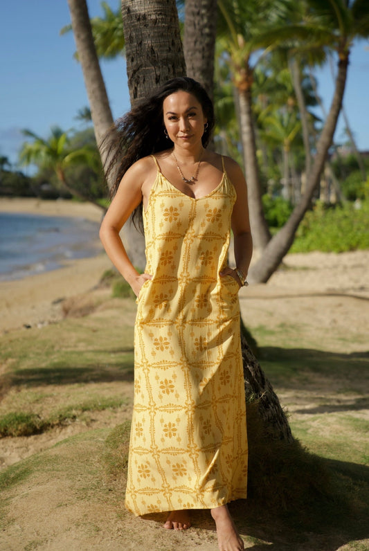 Kilinoe Dress in Pua Kenikeni Glow