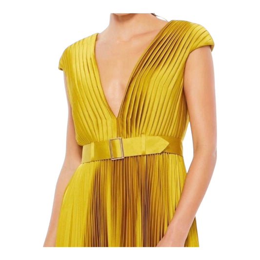 MAC DUGGAL Pleated Cap Sleeve Belted ALine Dress 26483
Chartreuse Sz 8