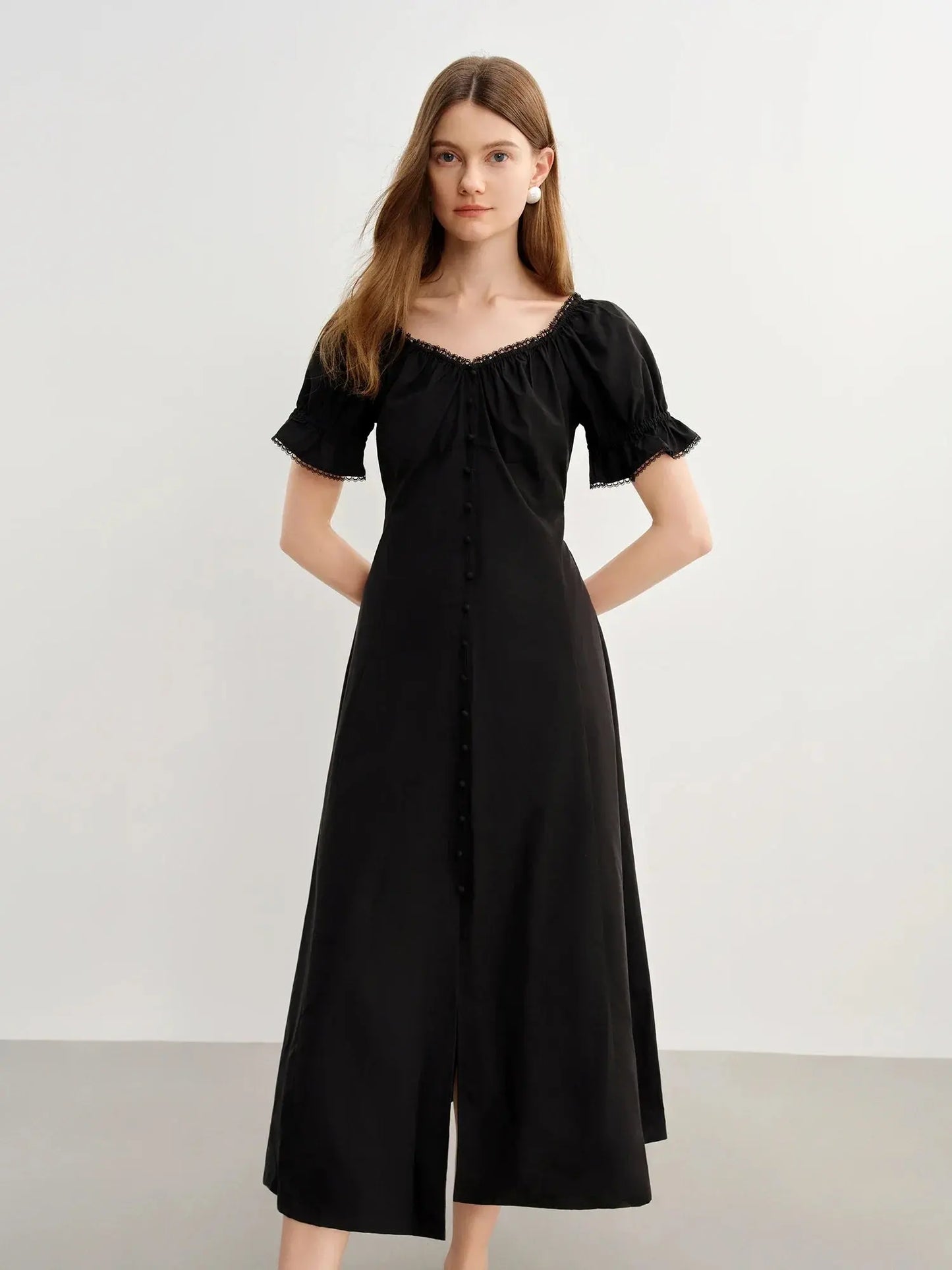 Elegant French Style Plus Size Summer Dress with Lace Collar