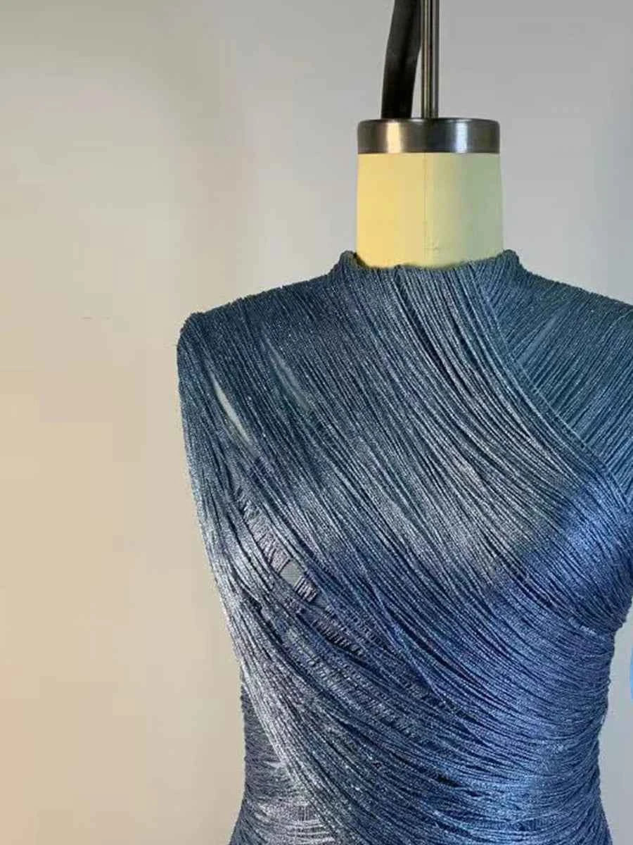 Vestido Elegante para Fiesta VGH Azul con Cuello Alto y Flecos Midi